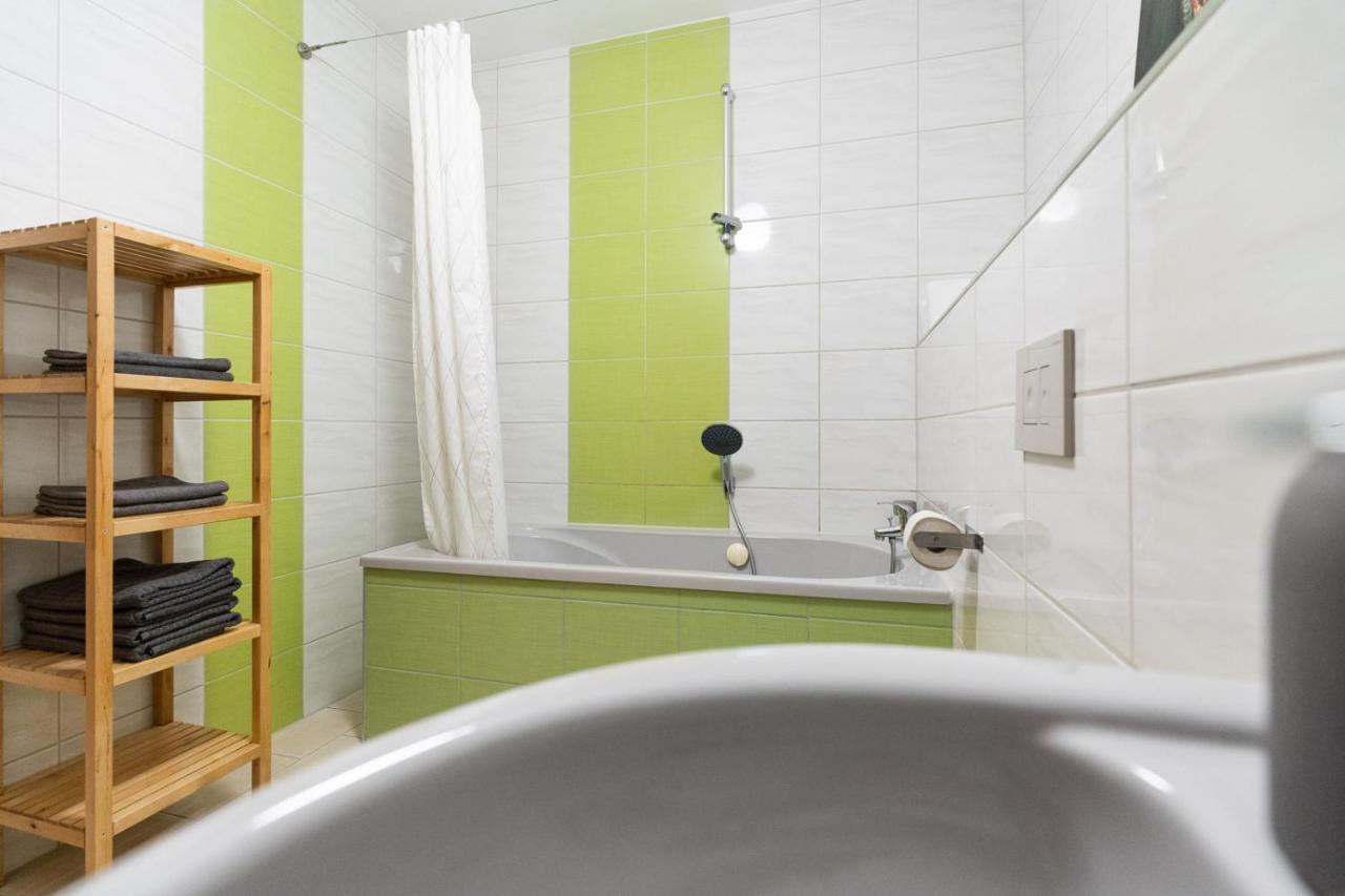 230 M2 Loft Mit Eigenem Wintergarten Mit Tischtennis & Dart, Kostenloser Parkplatz Erfurt Kültér fotó